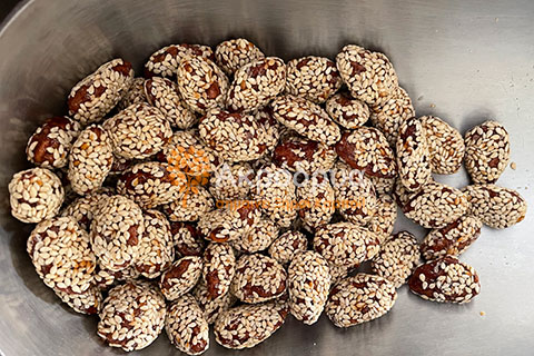 Caramelized Almond with Sesame